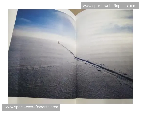 天空vs风暴:一场关于力量与宁静的对话